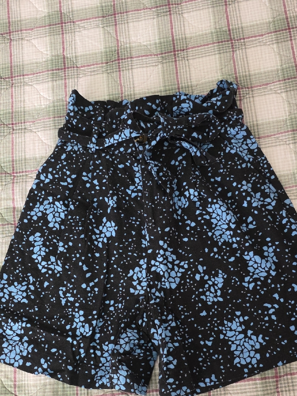 Who What Wear Black Shorts with Light Blue Floral Print